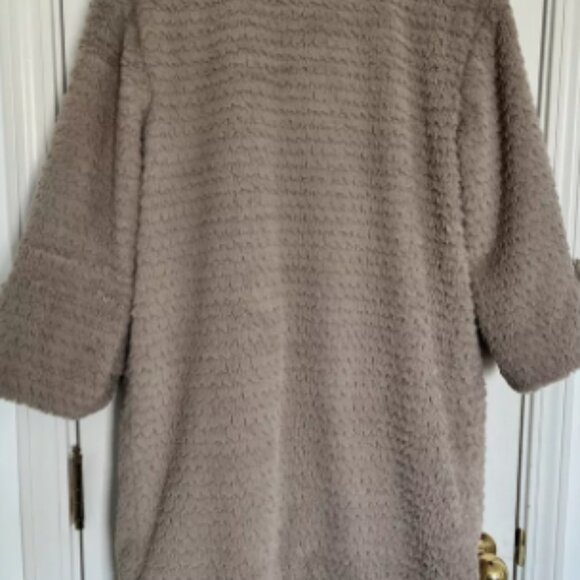 Vince Camuto Womens Faux Fur Coat - Picture 3 of 6